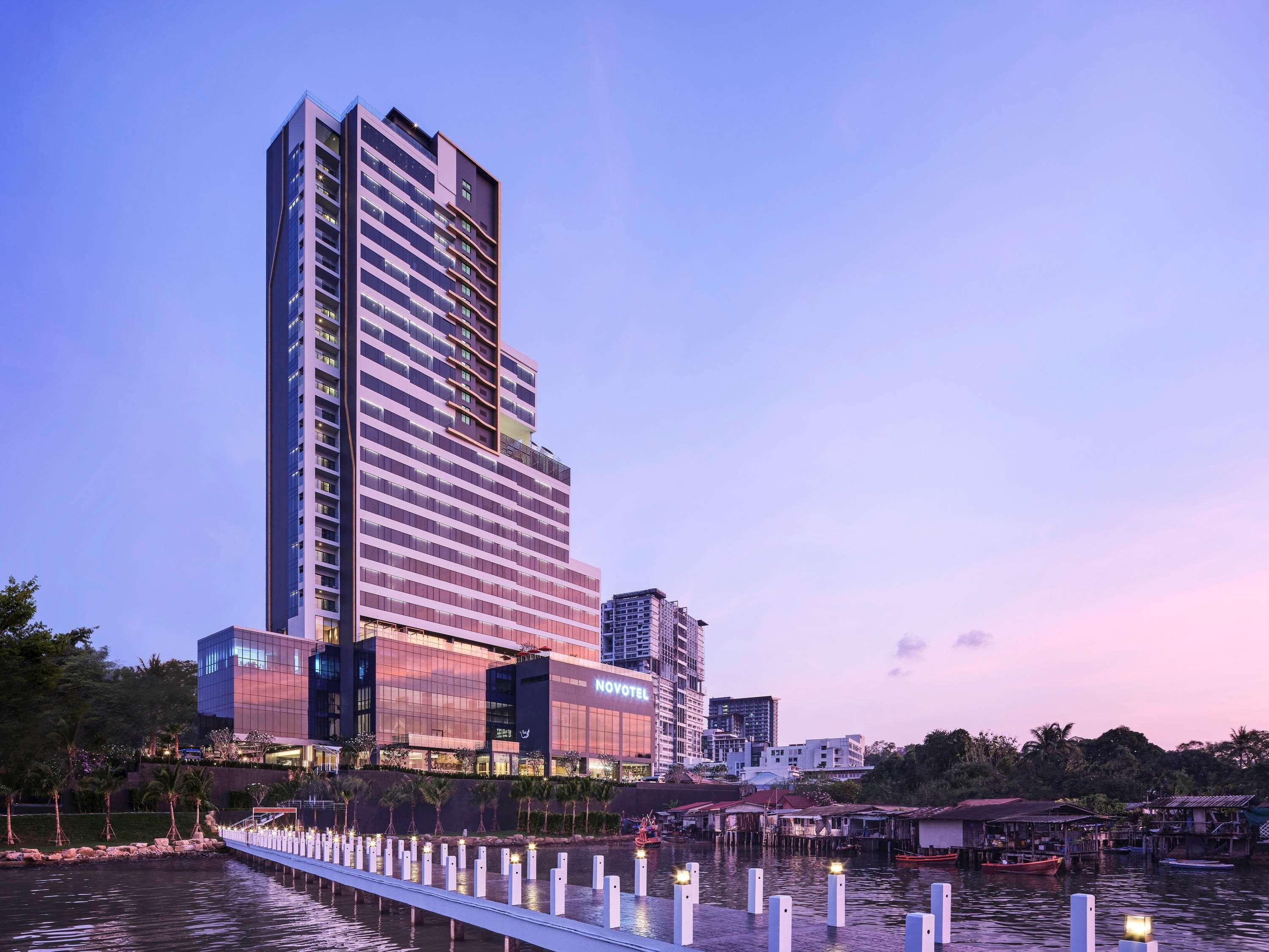 Novotel Marina Sriracha Si Racha Exteriör bild