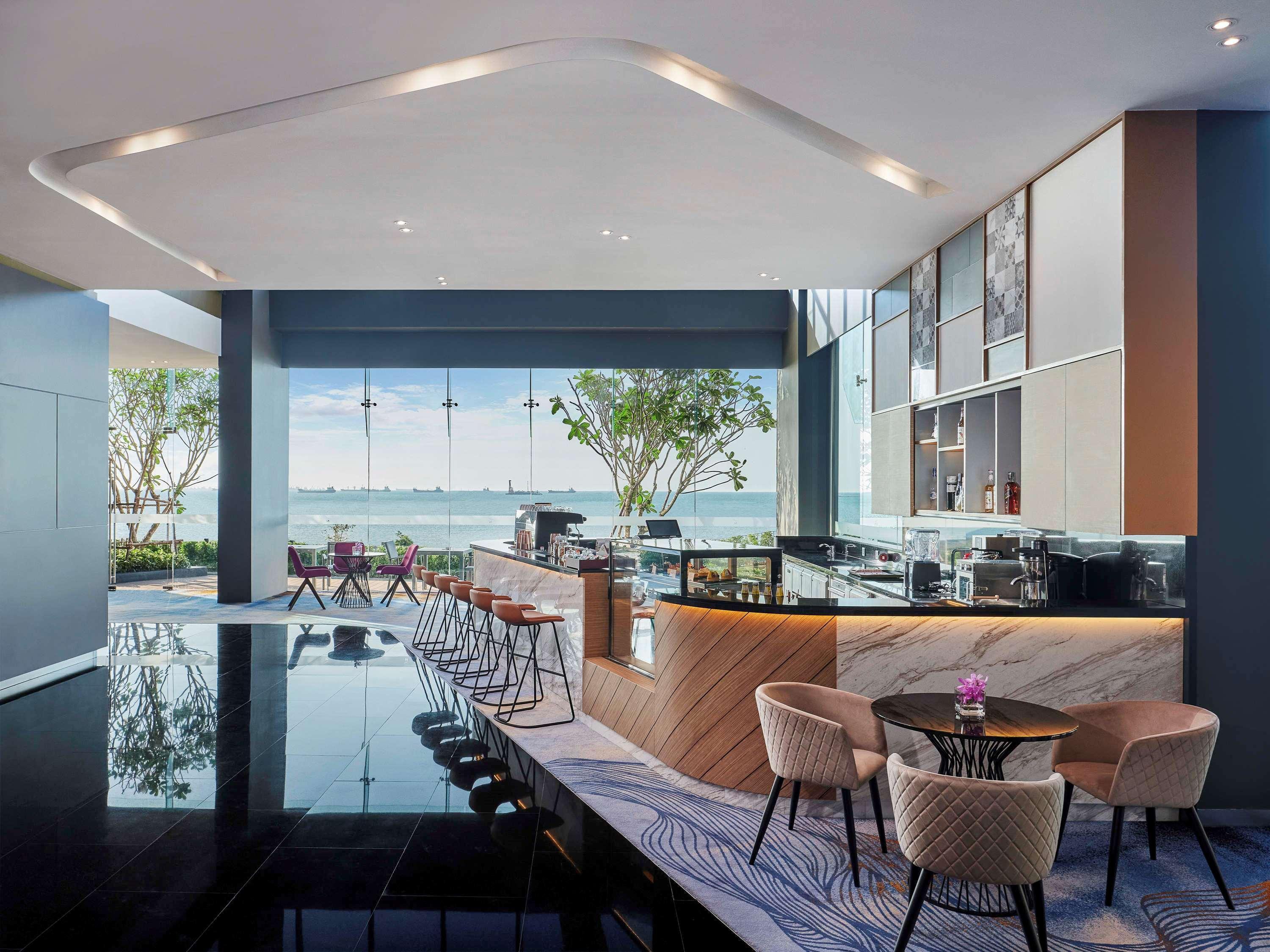 Novotel Marina Sriracha Si Racha Exteriör bild