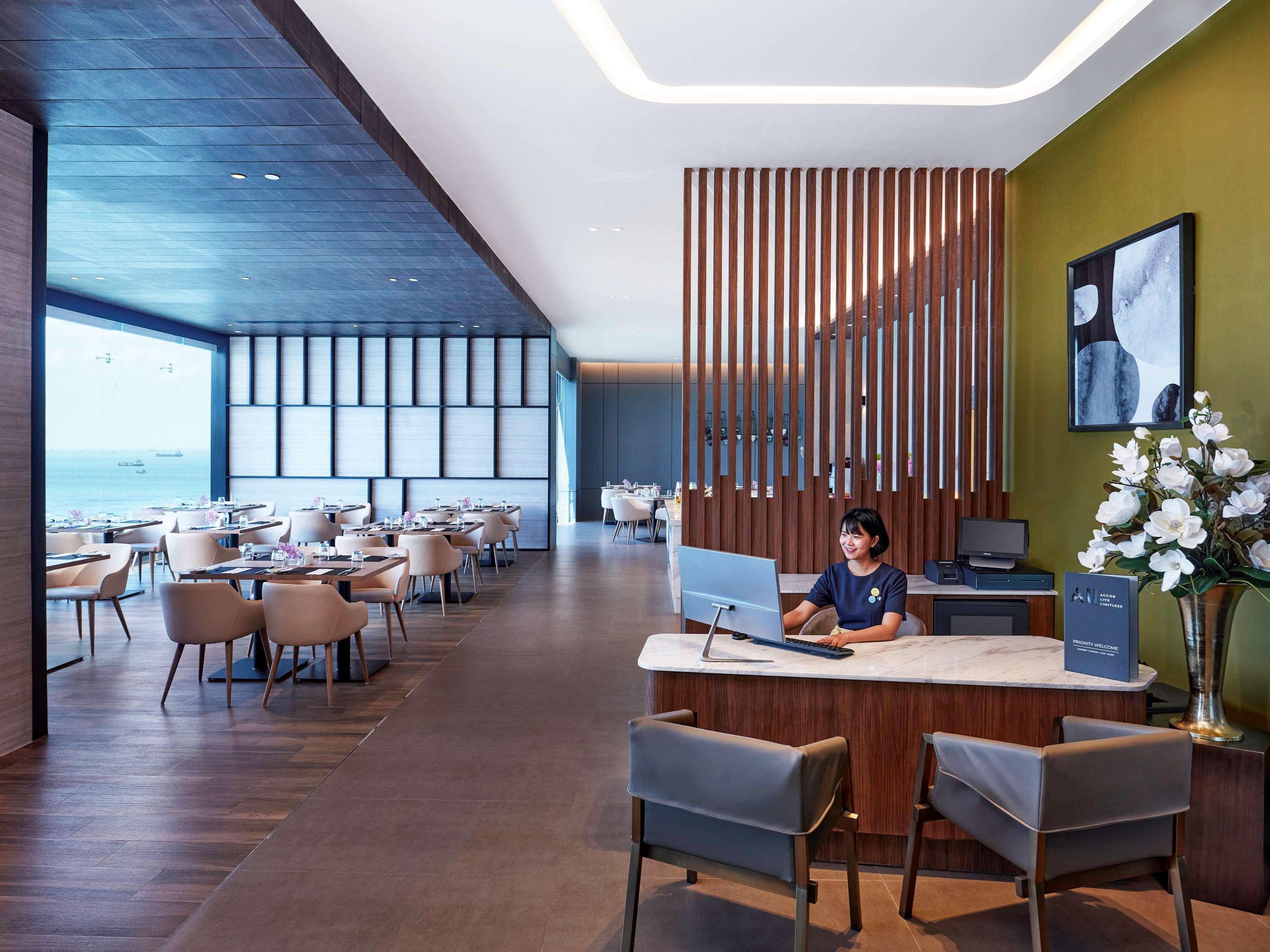 Novotel Marina Sriracha Si Racha Exteriör bild